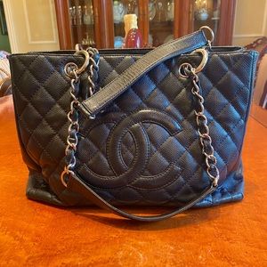 CHANEL BLACK QUILTED CAVIAR LEATHER TOTE GST